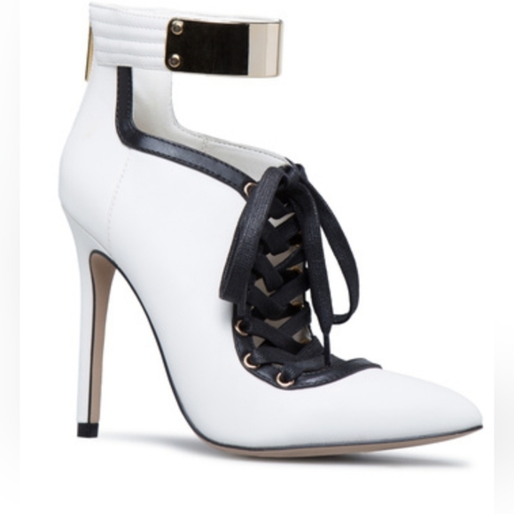 Heeled Pump with Gold Strap - Picture 1 of 4